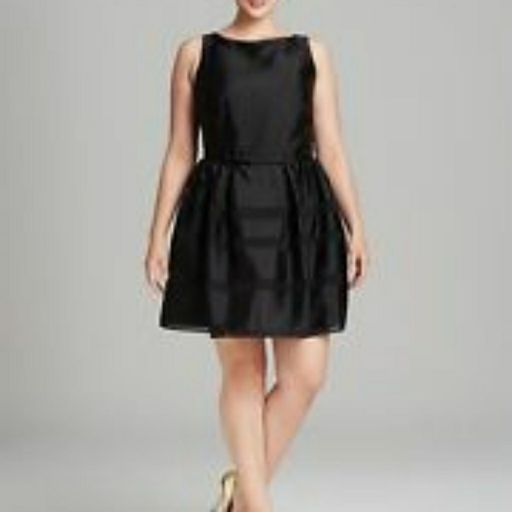 NWT black cocktail/party Taylor dress ☕HP☕